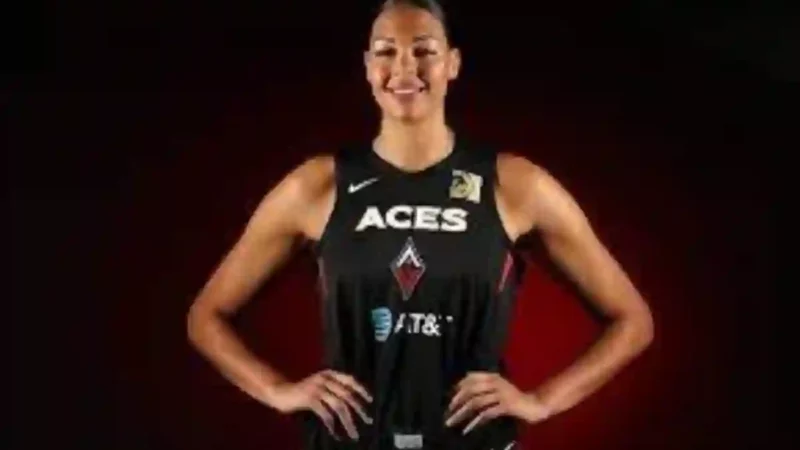 Top 10 Tallest Female Basketball Players In The WNBA